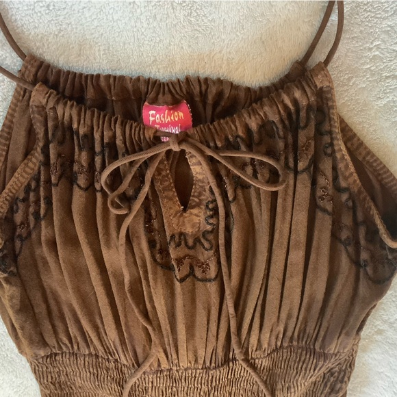 Chic Brown Adjustable Halter Maxi Dress with Embroidered Details - Picture 3 of 7